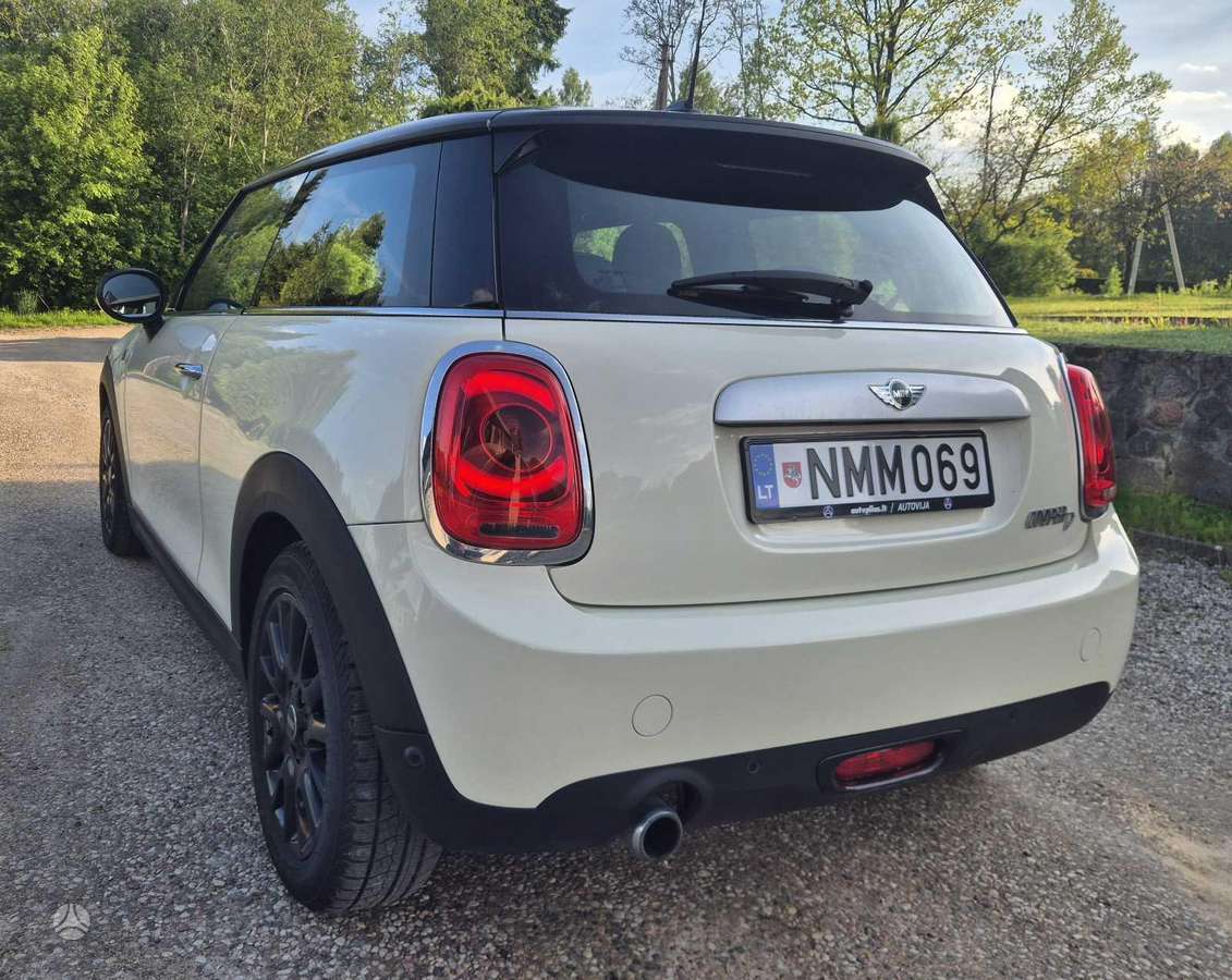 Mini Cooper, 1.5 l., hatchback