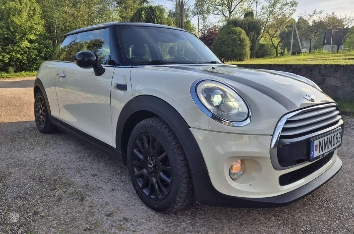 Mini Cooper, 1.5 l., hatchback
