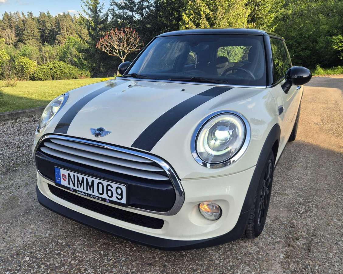 Mini Cooper, 1.5 l., hatchback