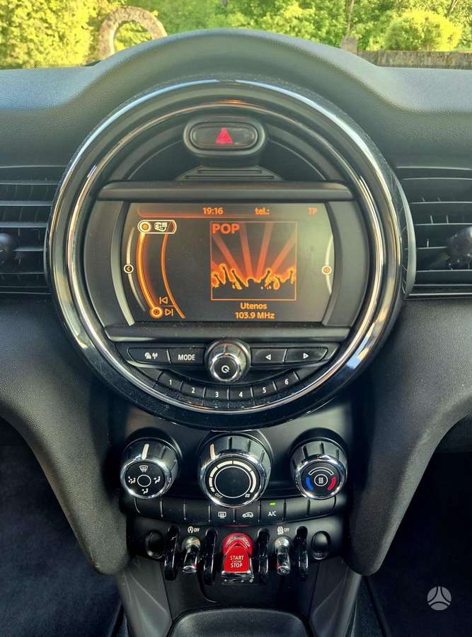 Mini Cooper, 1.5 l., hatchback