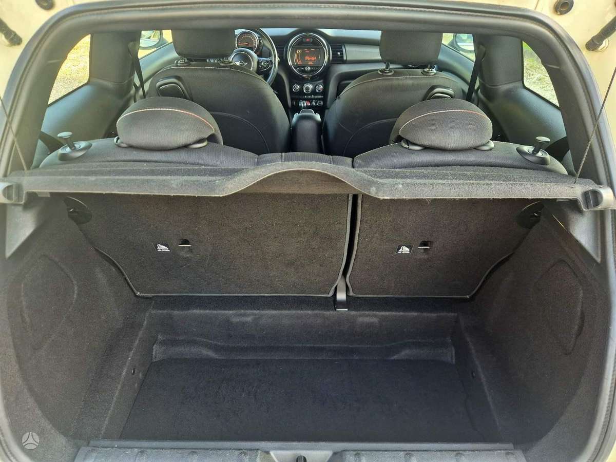 Mini Cooper, 1.5 l., hatchback