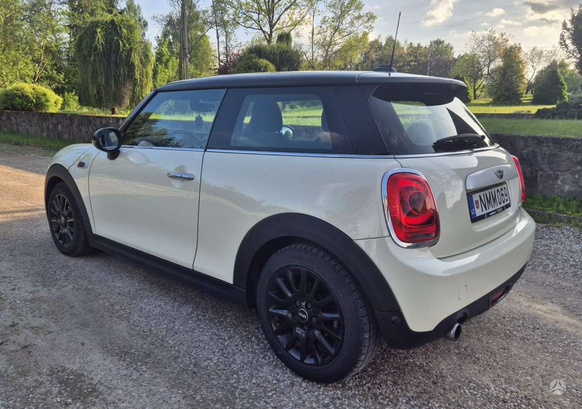 Mini Cooper, 1.5 l., hatchback