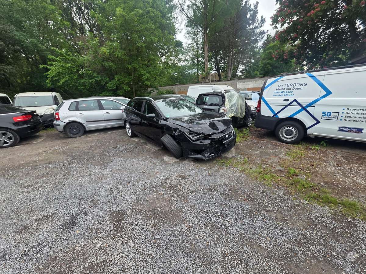 Seat Leon dalimis. Variklio kodas cuna fr line yra daugiau dalių šios mar