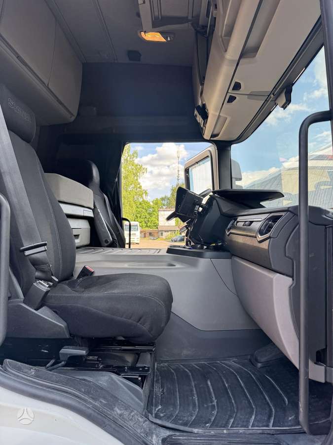 Scania P450, refrigerated trucks