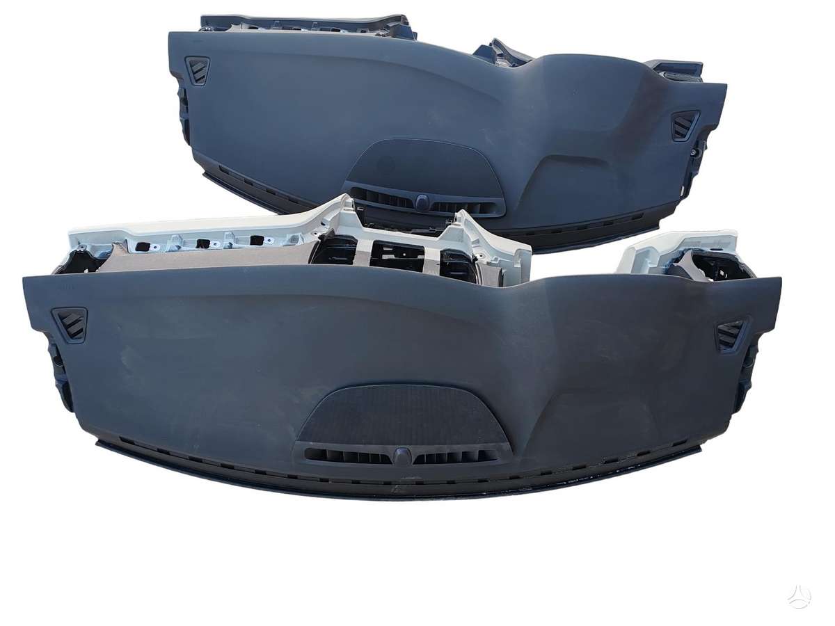 Volvo V60 dashboard, airbags