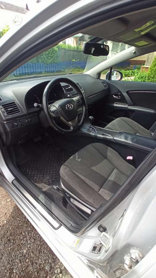 Toyota Avensis - 10