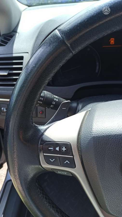 Toyota Avensis - 11