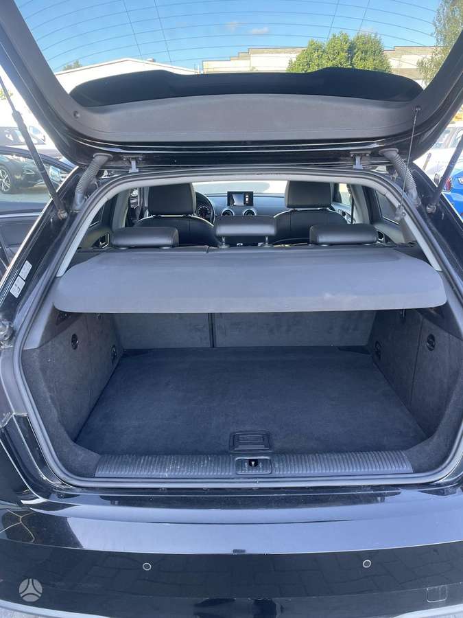 Audi A3, 1.6 l., hatchback