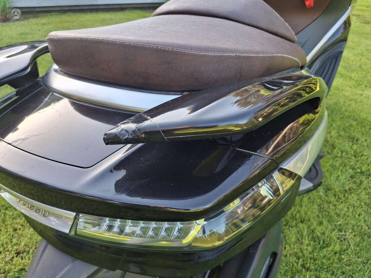 Piaggio X10 330cc, scooters / mopeds