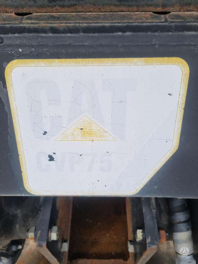 Caterpillar Cvp75, kita