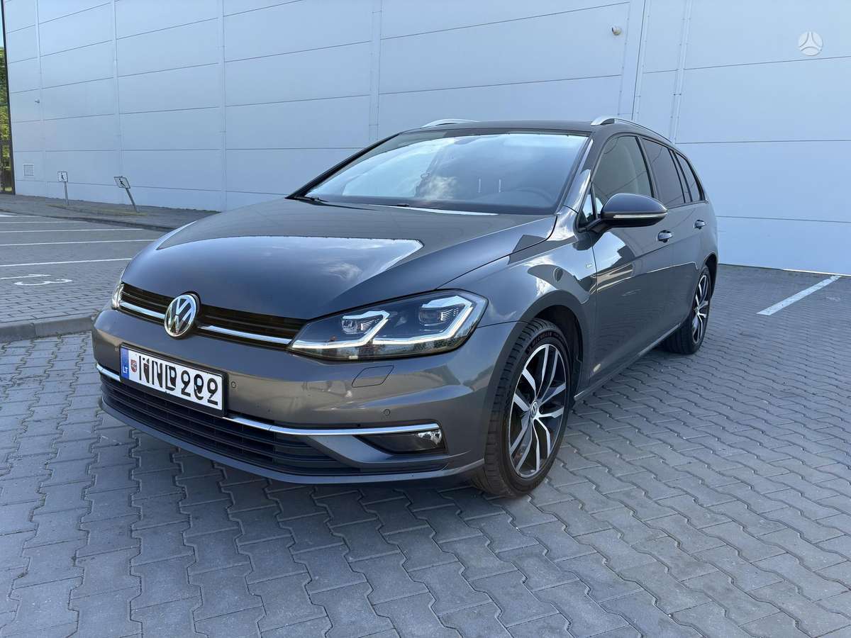 Volkswagen Golf - 1