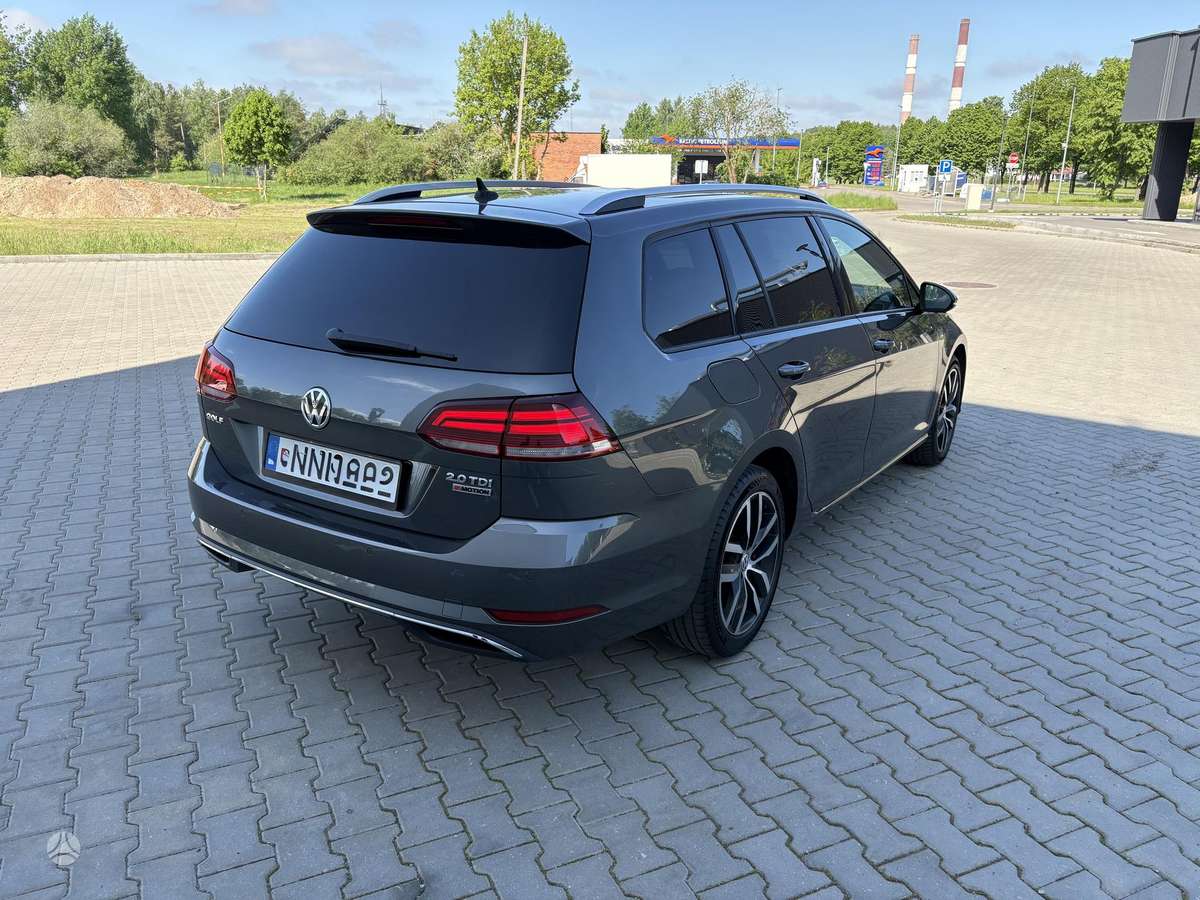 Volkswagen Golf - 5
