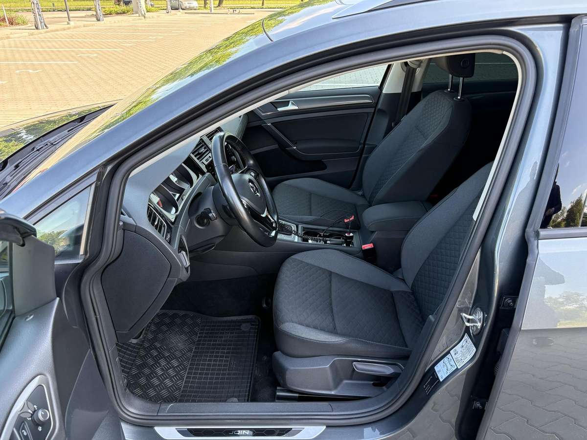 Volkswagen Golf - 11