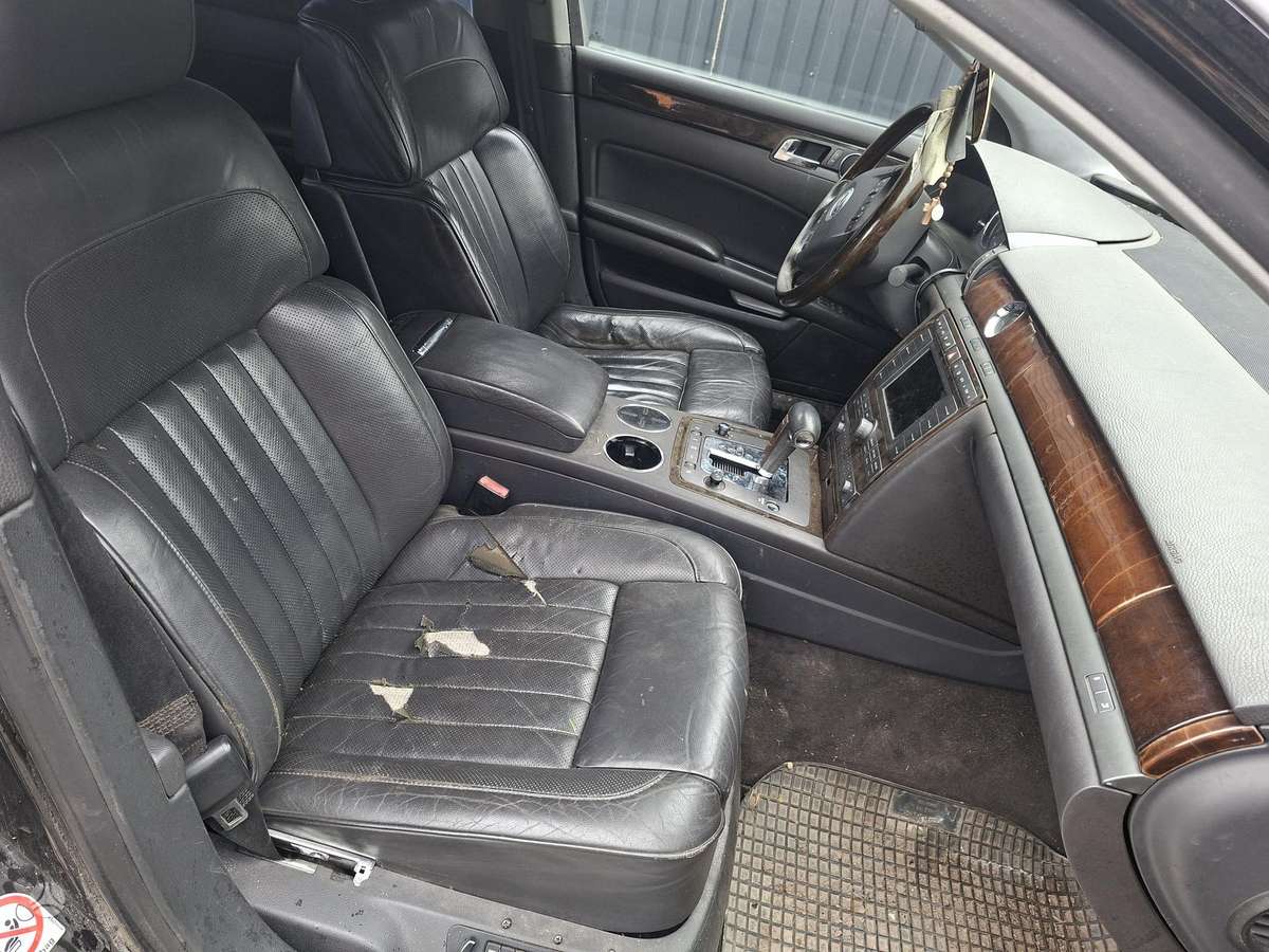 Volkswagen Phaeton - 7
