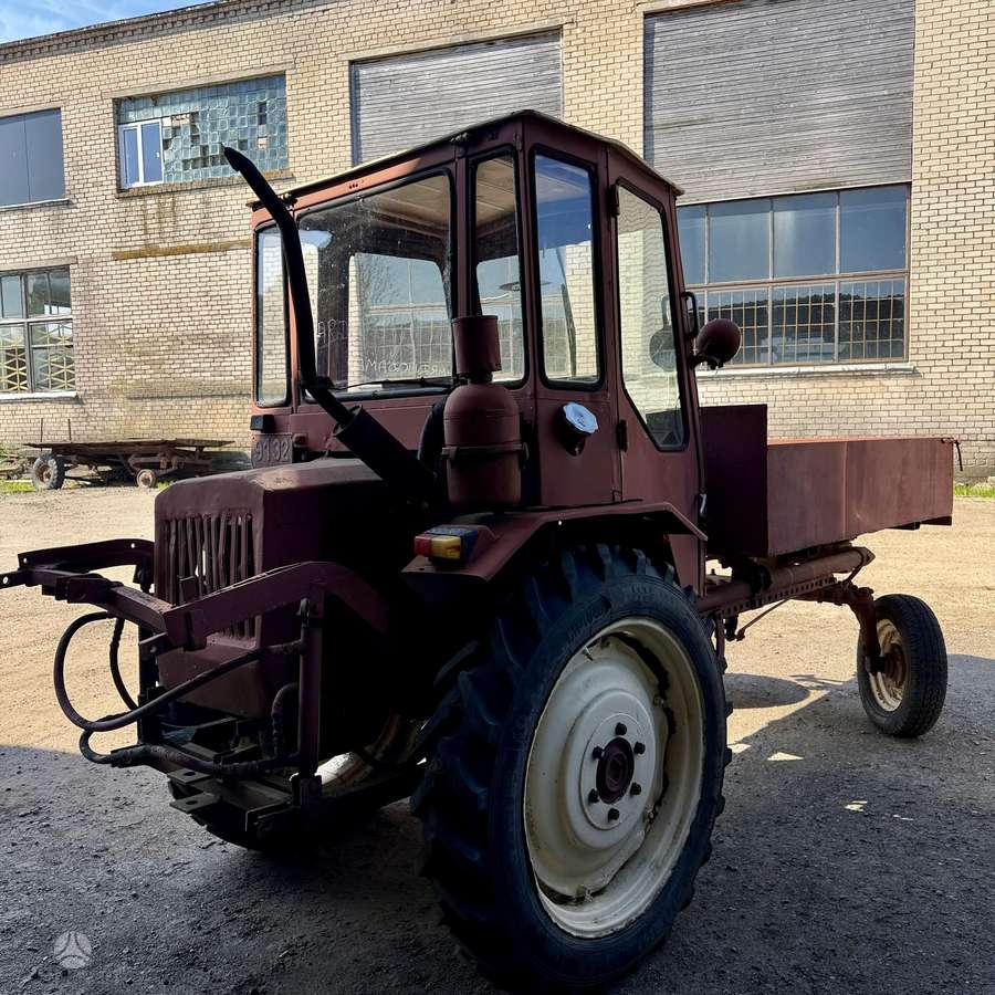 T 16, traktoriai