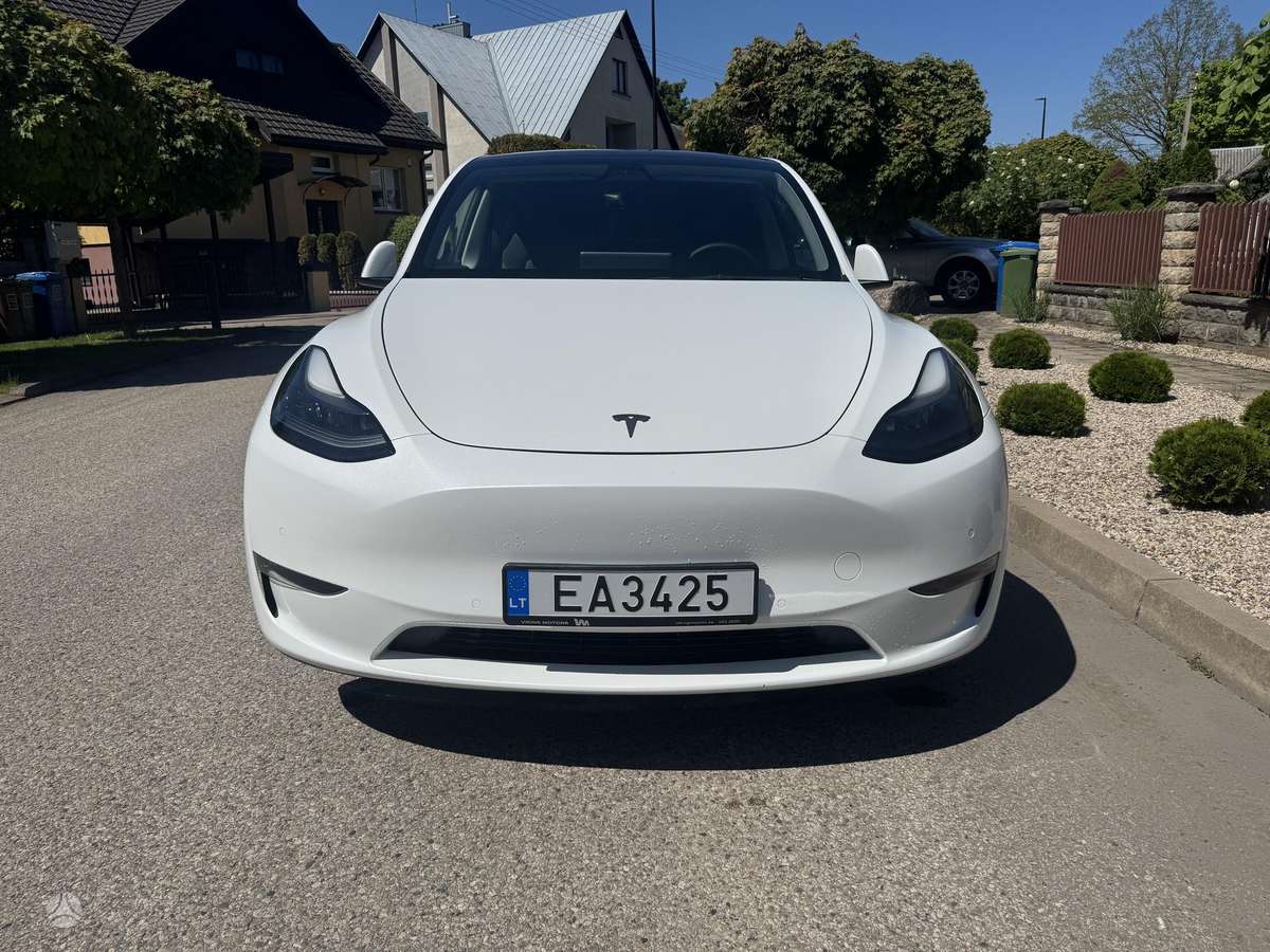 Tesla Model Y, 75 kWh, off-road / crossover
