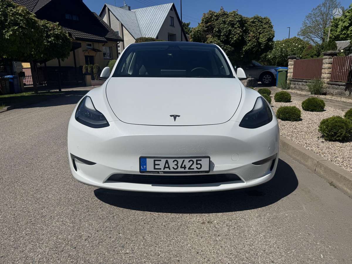 Tesla Model Y - 2