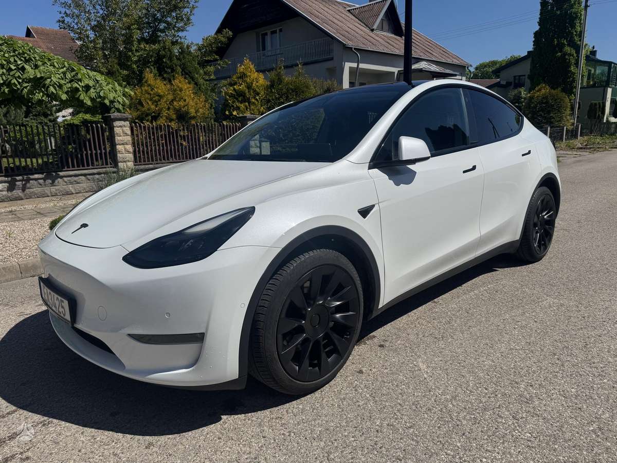 Tesla Model Y, 75 kWh, off-road / crossover