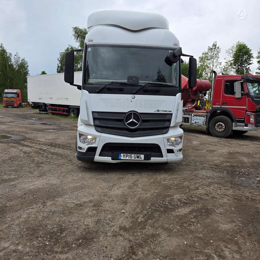 Mercedes-Benz 18.43, single sleeper