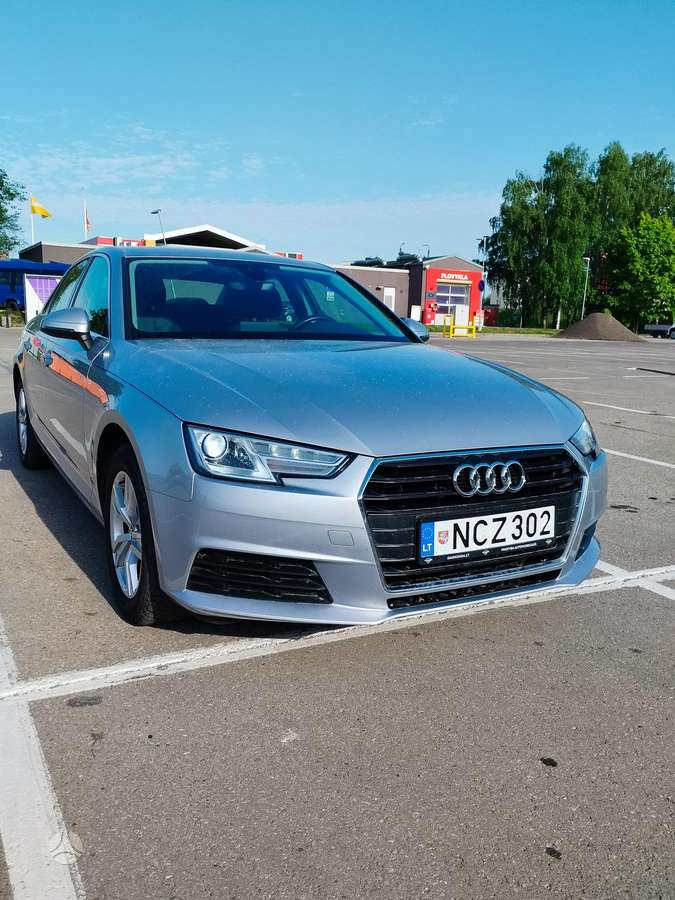 Audi A4, 1.4 l., Седан