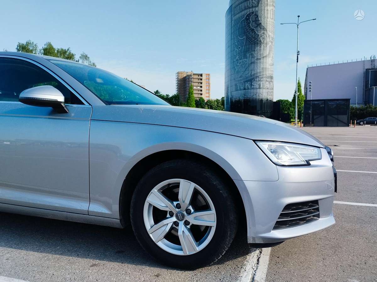 Audi A4, 1.4 l., Седан