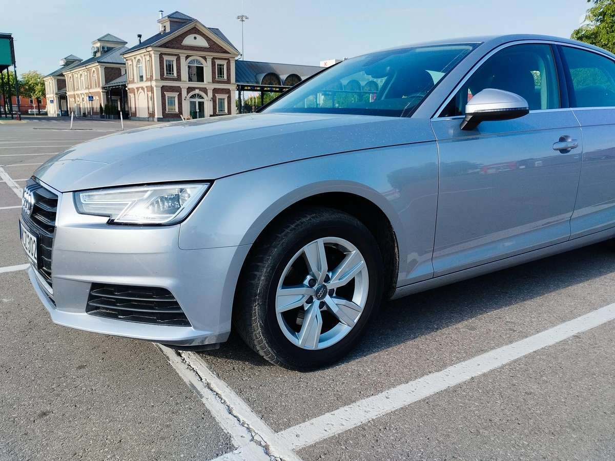 Audi A4, 1.4 l., Седан