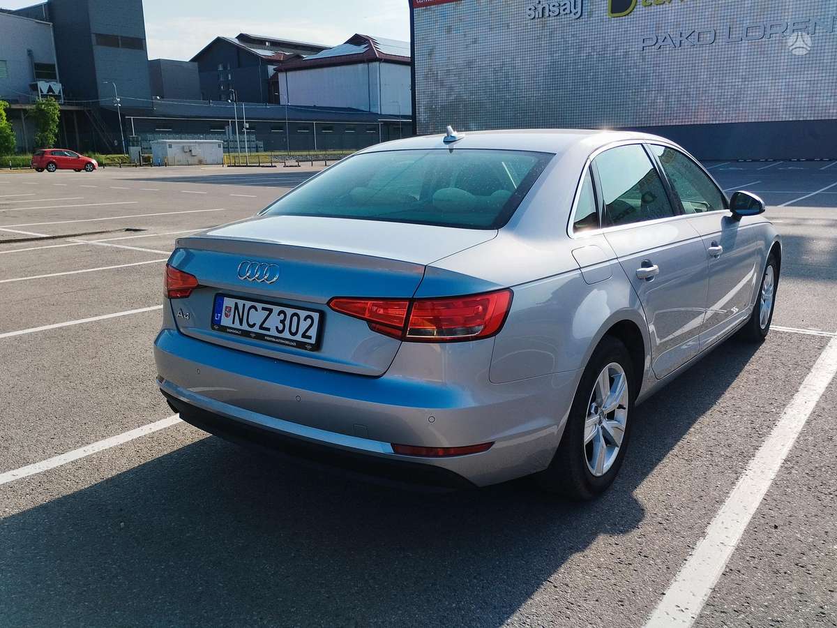 Audi A4, 1.4 l., Седан