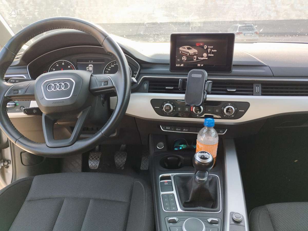 Audi A4, 1.4 l., Седан