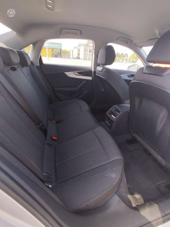 Audi A4, 1.4 l., Седан