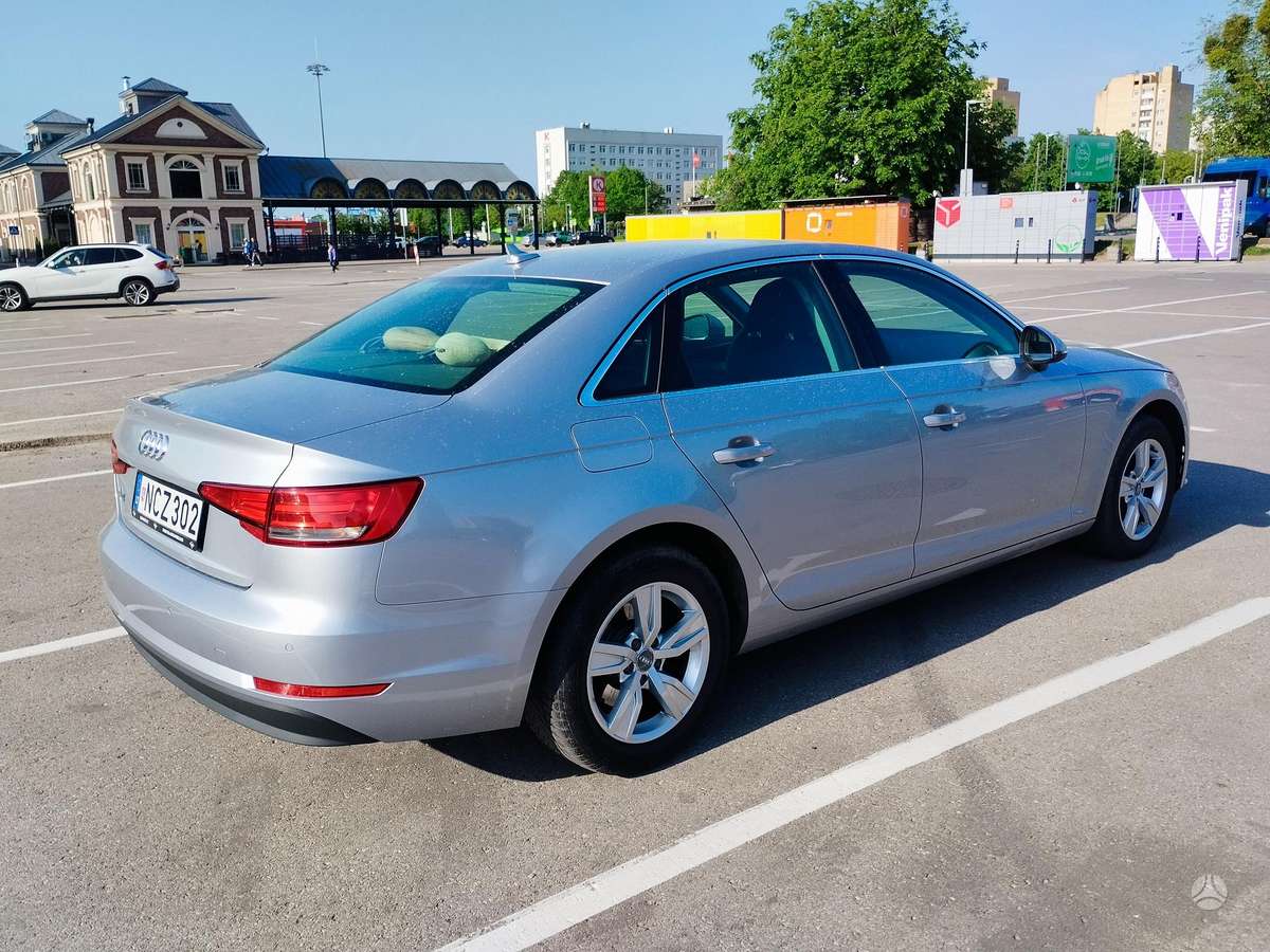Audi A4, 1.4 l., Седан