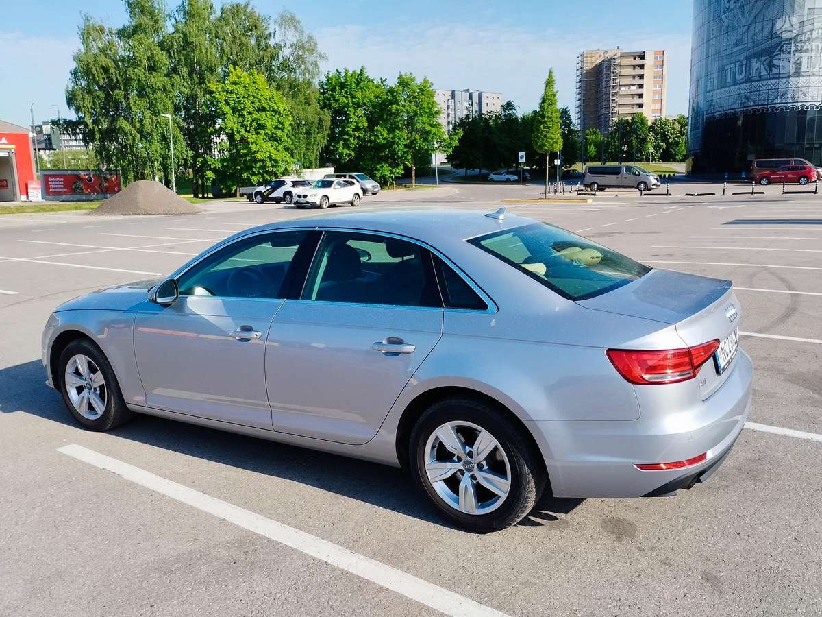 Audi A4, 1.4 l., Седан