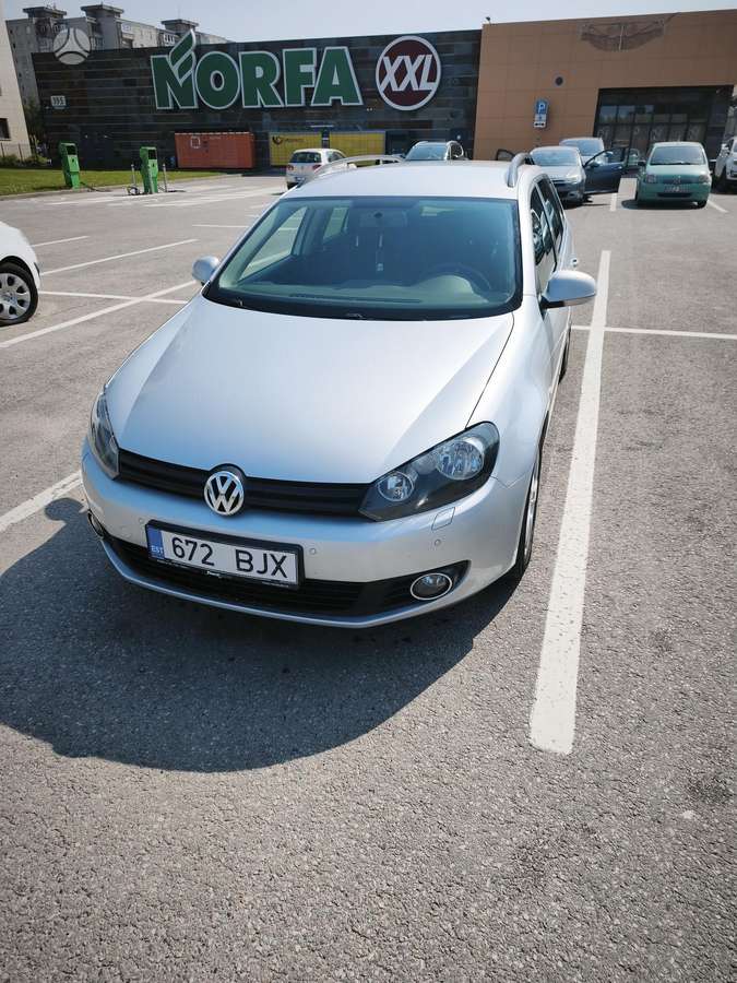 Volkswagen Golf - 1