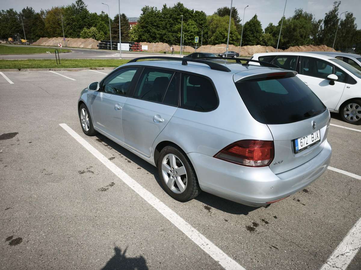 Volkswagen Golf - 2