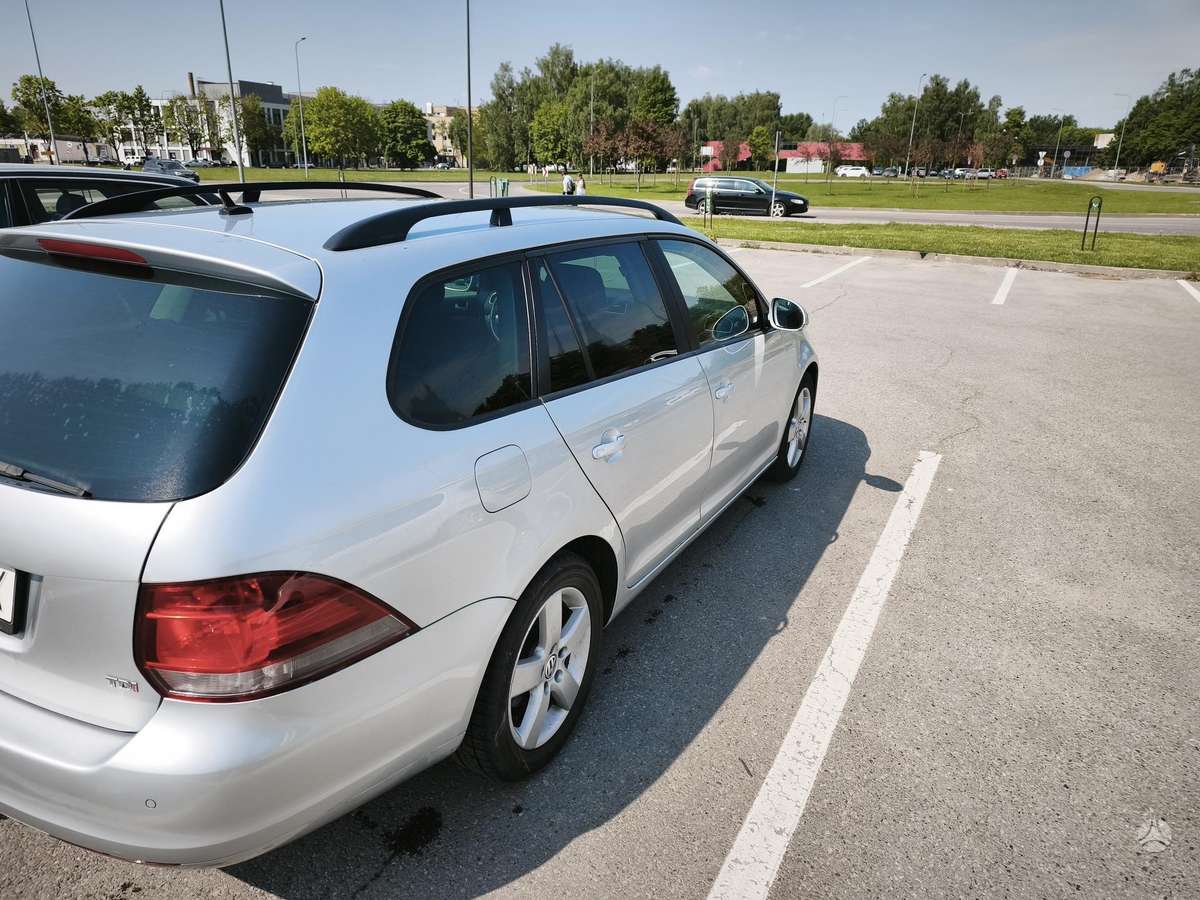 Volkswagen Golf - 3