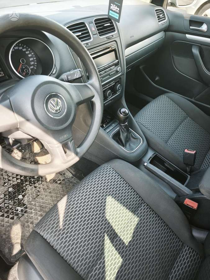 Volkswagen Golf - 6