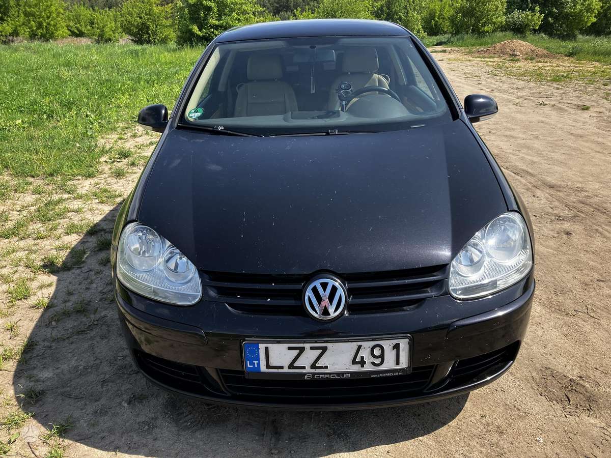 Volkswagen Golf - 2