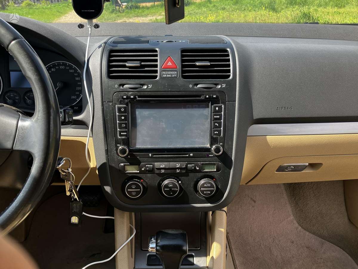 Volkswagen Golf - 12