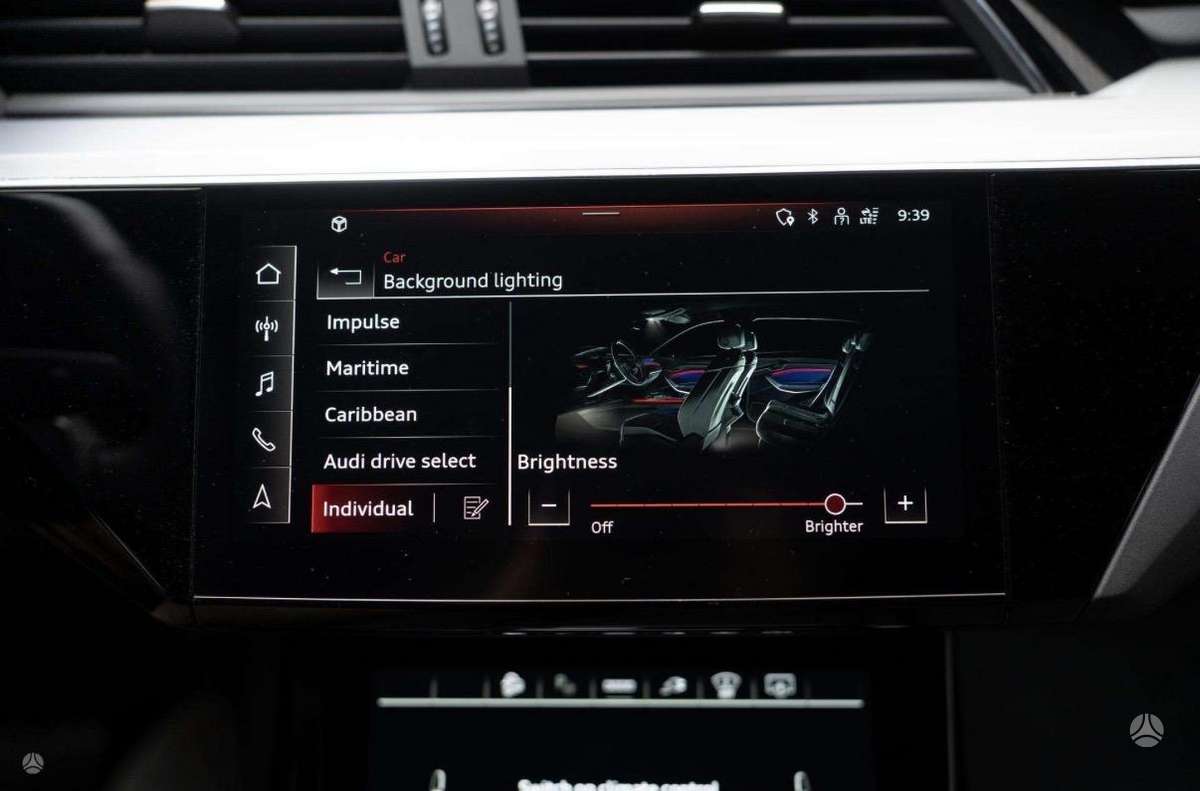 Audi e-tron, 95 kWh, off-road / crossover