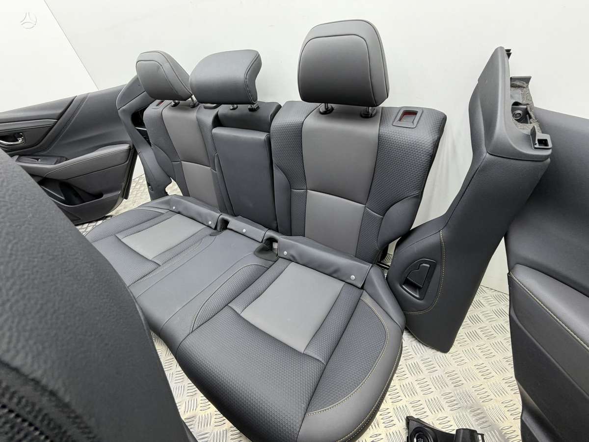 Subaru Outback salono detalės