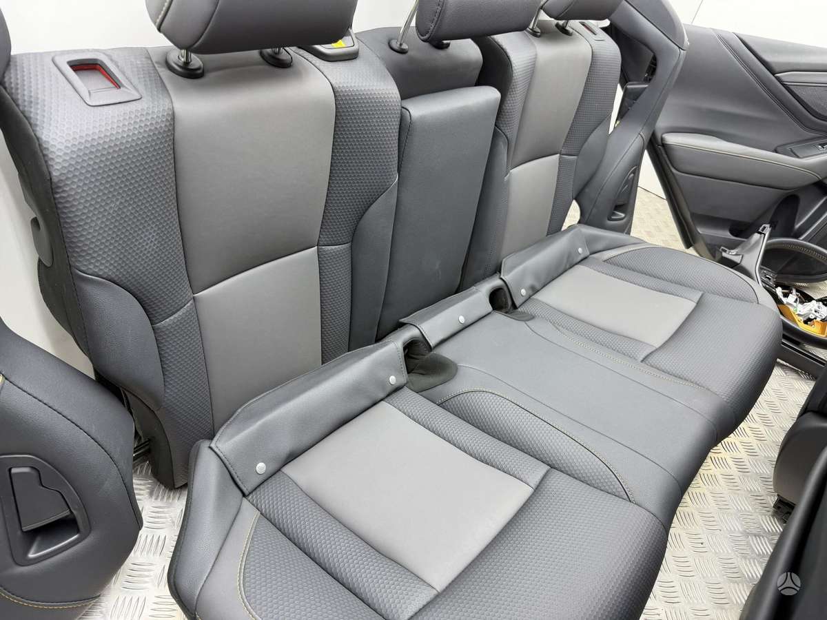 Subaru Outback salono detalės