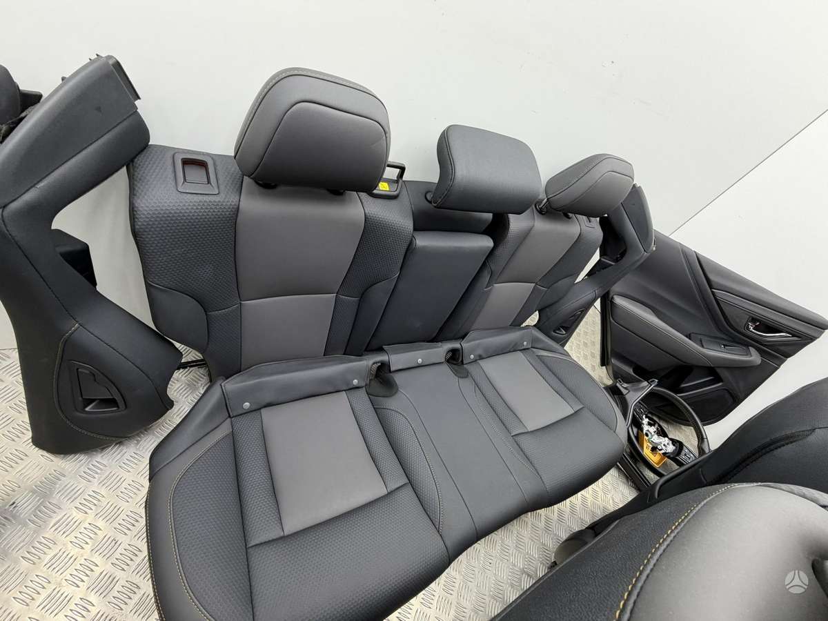 Subaru Outback salono detalės