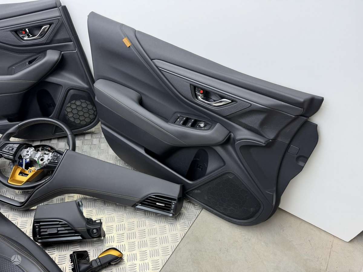 Subaru Outback salono detalės