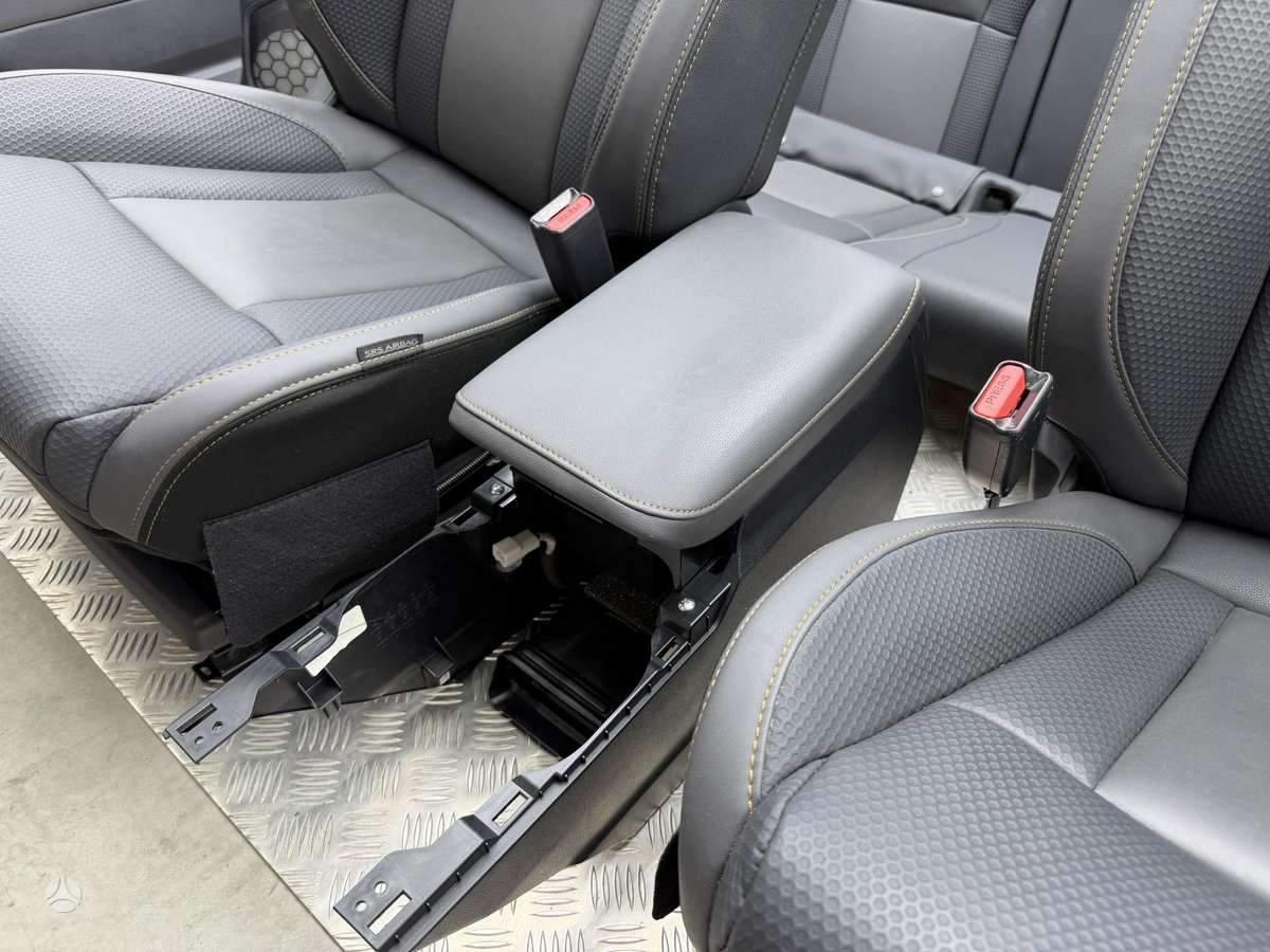 Subaru Outback salono detalės