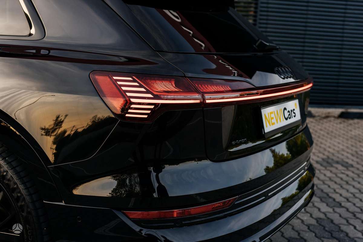 Audi e-tron, 95 kWh, off-road / crossover