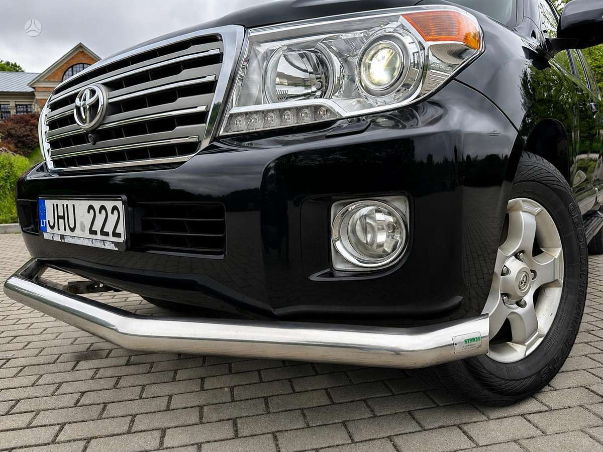 Toyota Land Cruiser - 3