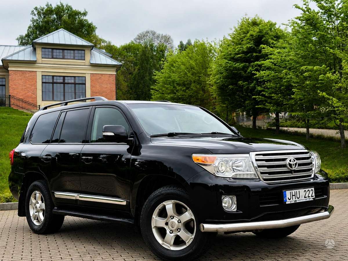 Toyota Land Cruiser - 4