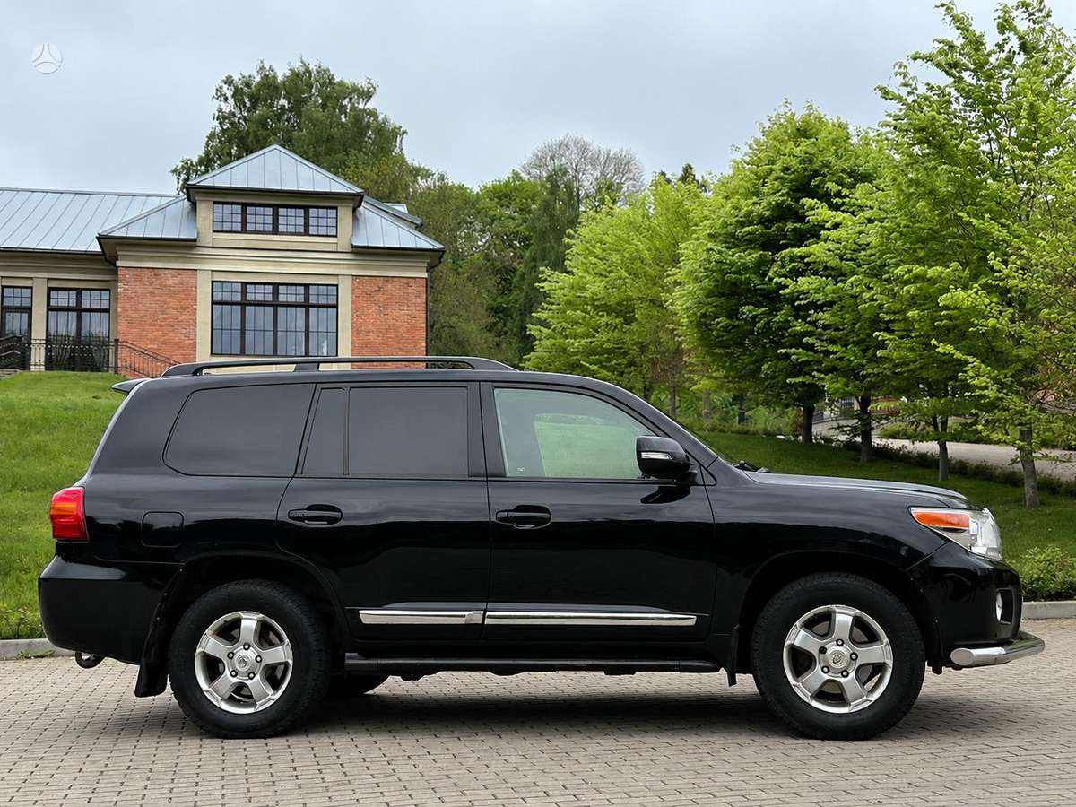 Toyota Land Cruiser - 5