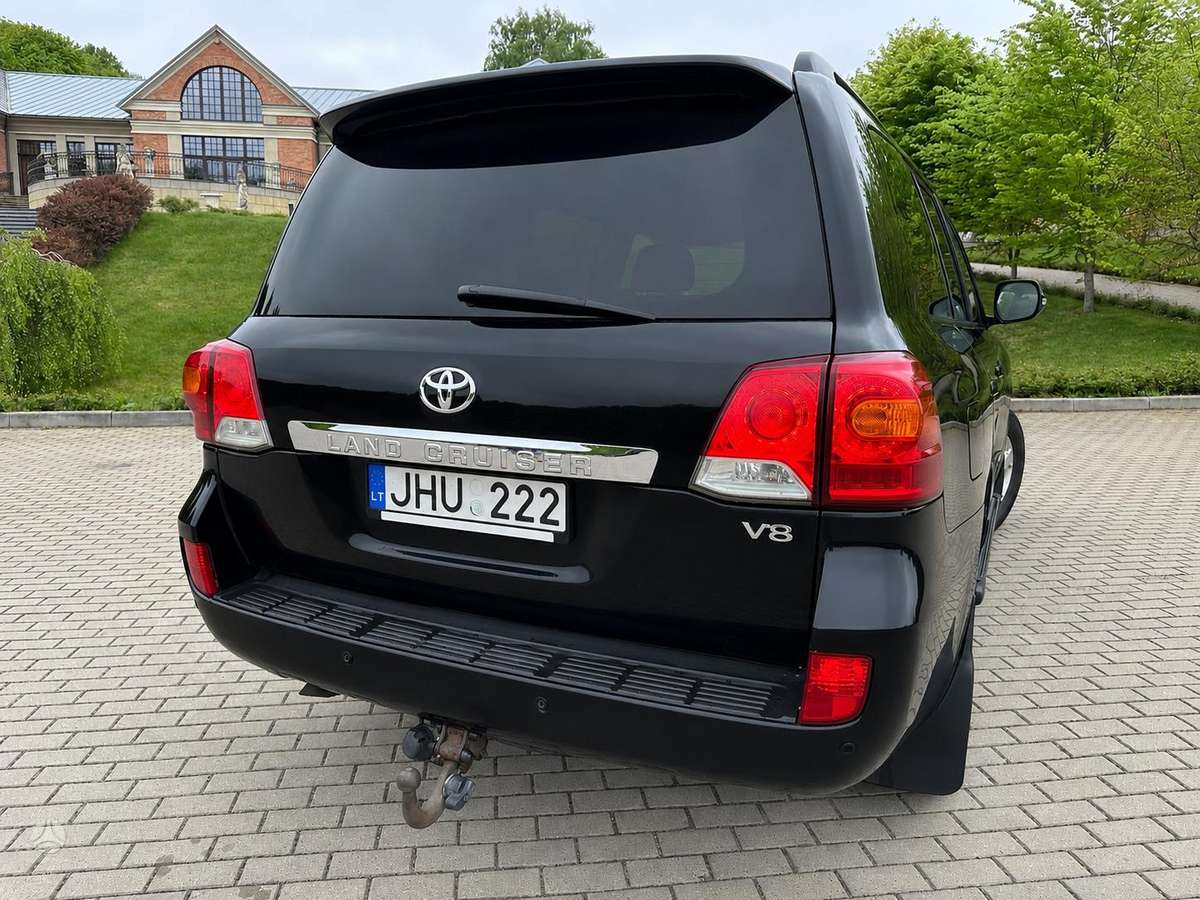Toyota Land Cruiser - 6