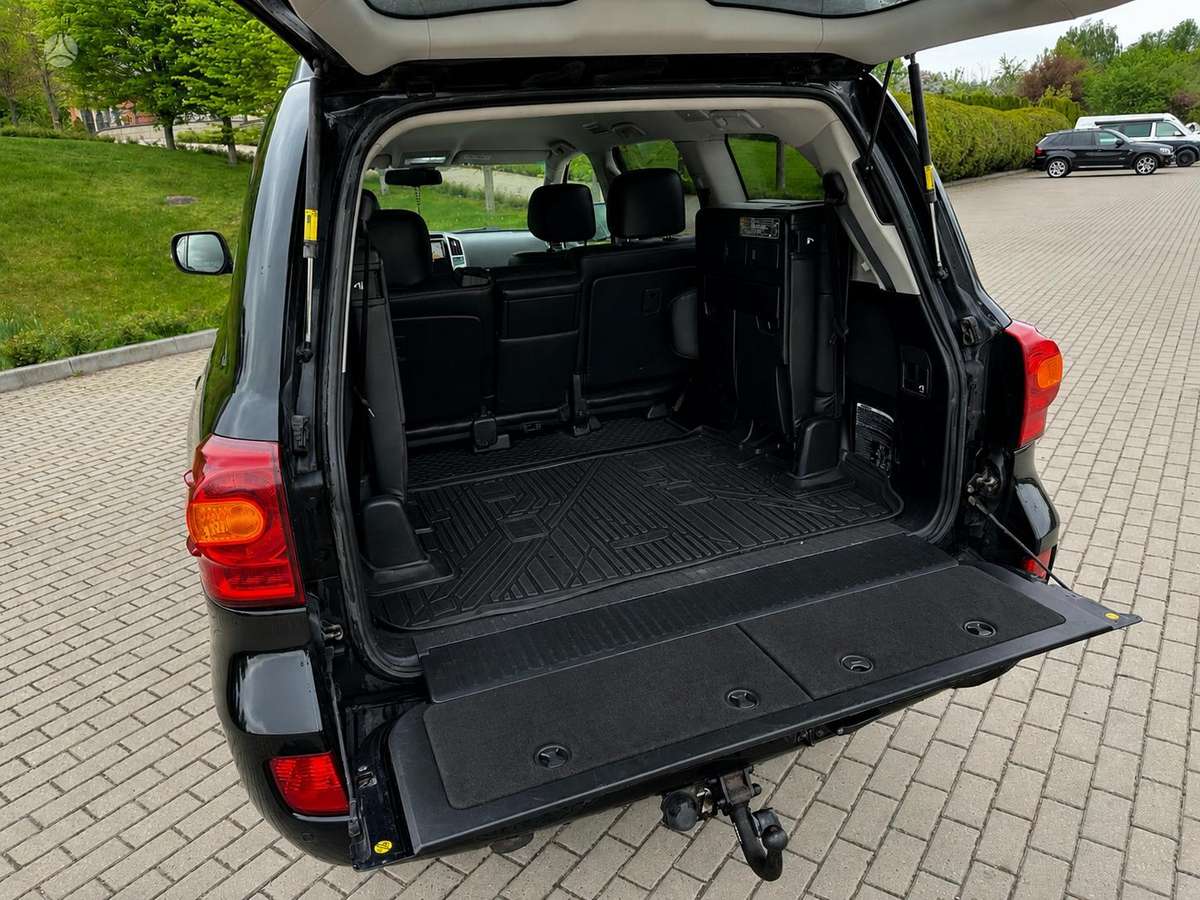 Toyota Land Cruiser - 8