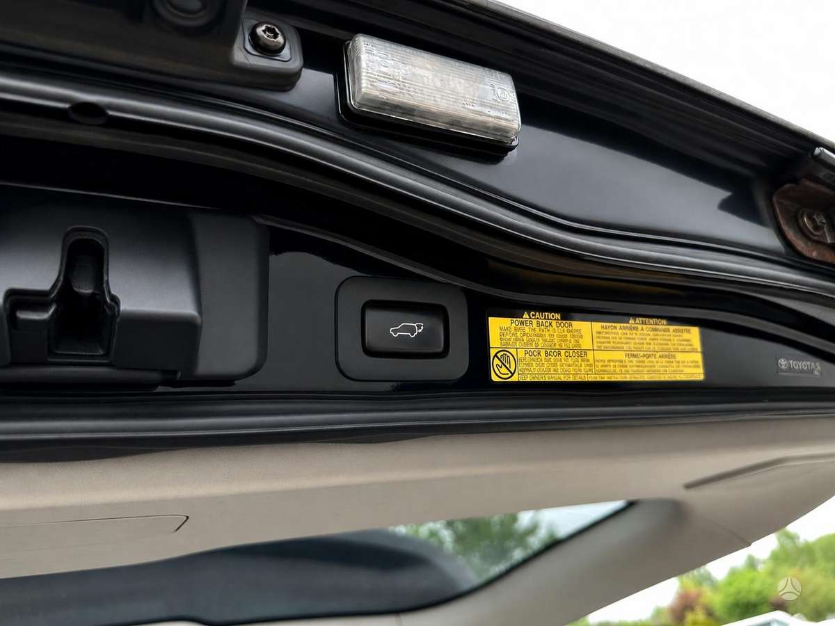 Toyota Land Cruiser - 9